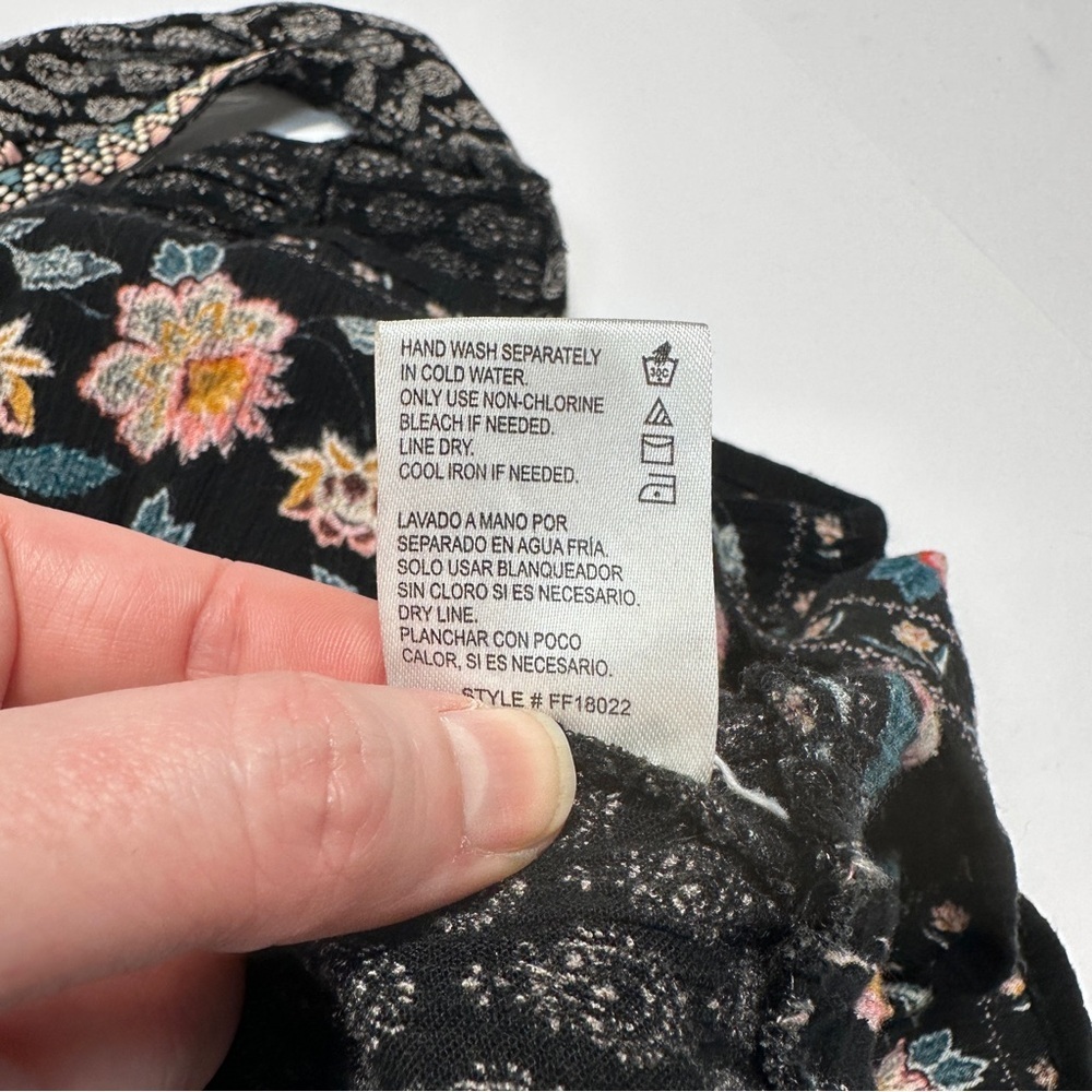 Patrons of Peace Flowy Black Tank Top Floral Print Boho Ruffle Large - Picture 8 of 10